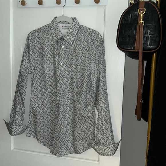Calvin Klein Button down - Picture 3 of 3